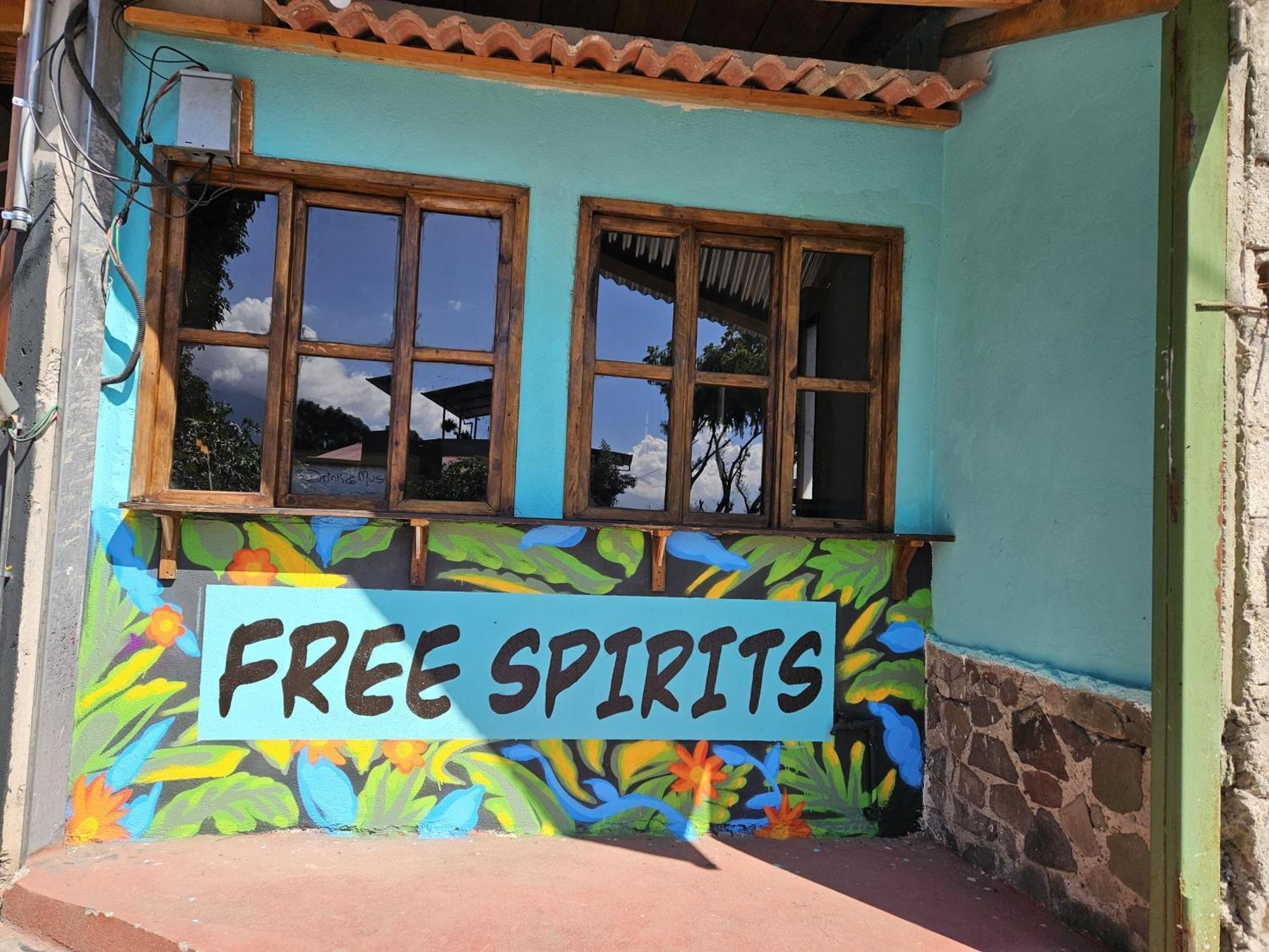 Free Spirits Hotell San Marcos La Laguna Exteriör bild